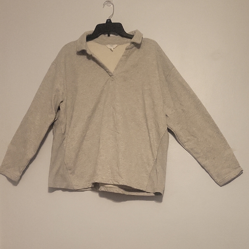 Time and Tru Women's Light Gray V-Neck Sweater